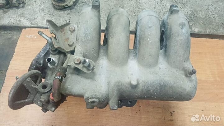 Впускной коллектор Mazda 626 GE FS 2.0