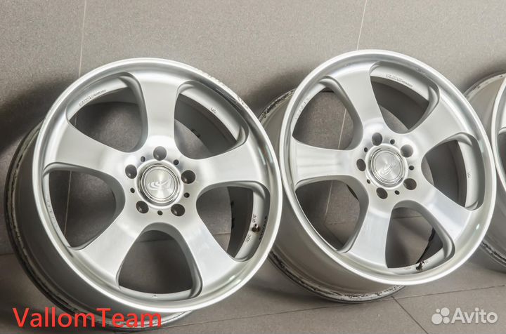 Лот UP1164927 Фирменные 17-е диски rays versus