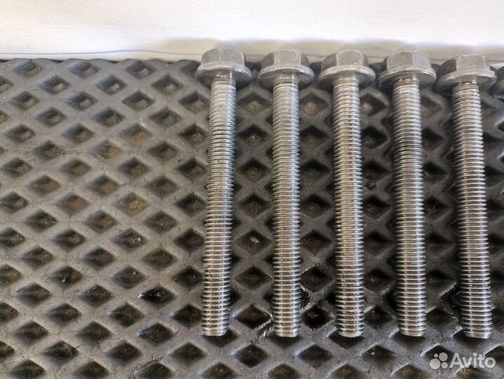 A5419900304 Комплект болтов кронтшейнов топливных