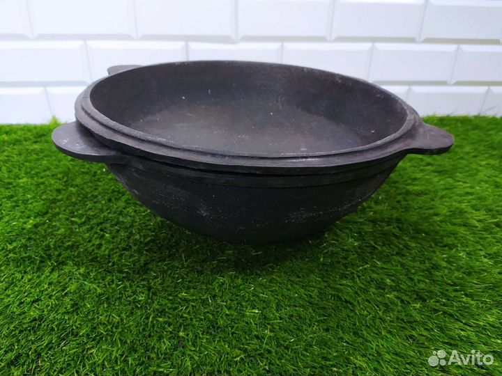 Казан чугунный с крышкой сковородой