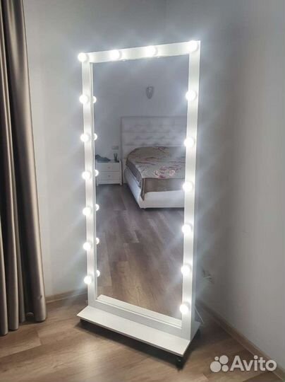 Гримерное зеркало в полный рост с лампочками