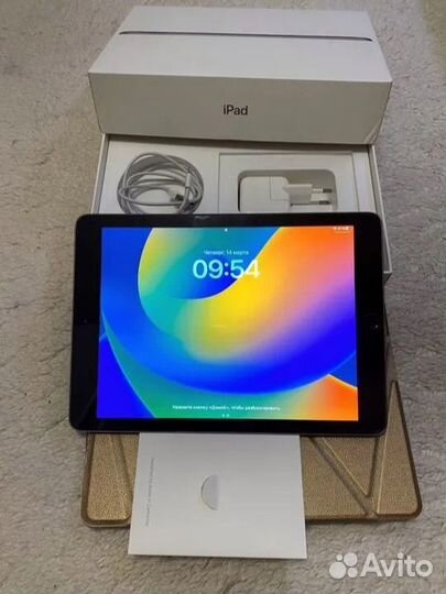 Планшет Apple iPad 5 чехол+стекло
