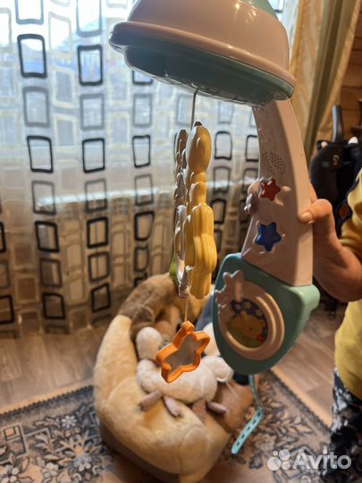 Музыкальный мобиль на кроватку