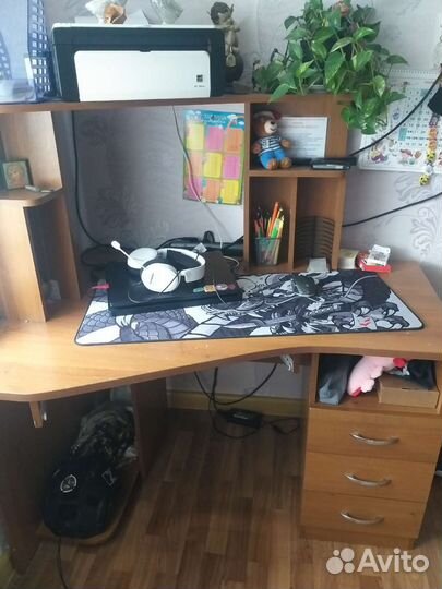 Компьютерный стол