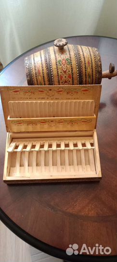 Шкатулка для сигарет и бочонок