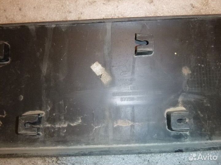 Накладка задней правой двери hyundai tucson tucson 2004