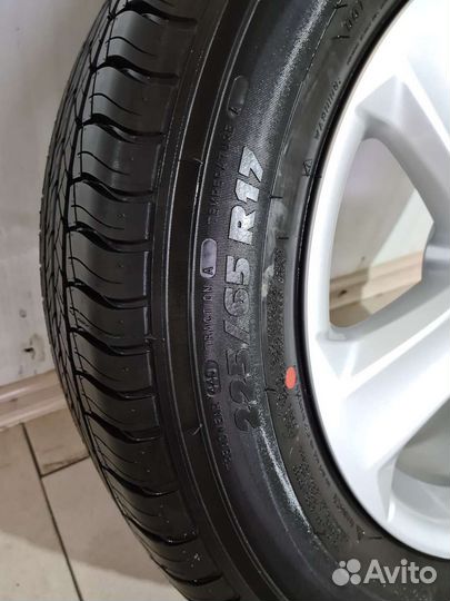 Michelin Latitude Tour HP 225/65 R17 102H