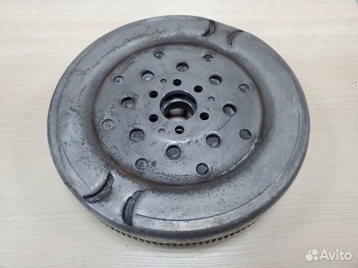 Маховик Audi Q3 8U 2013