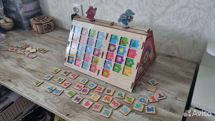 Развивающий бизиборд Тимбер