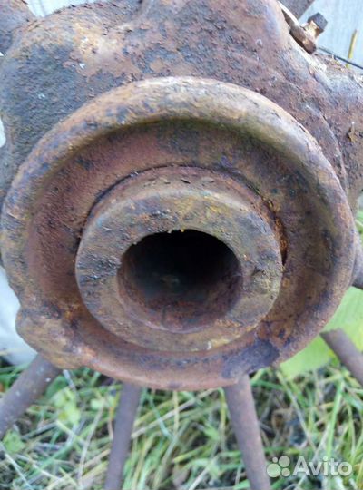 Железные колёса на спицах