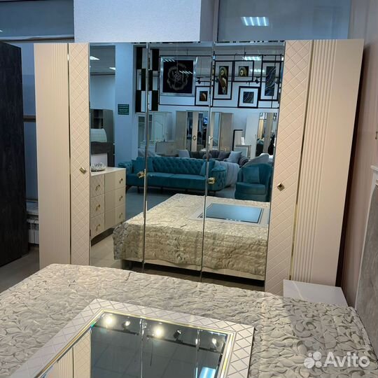 Спальный гарнитур 