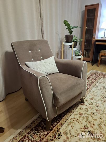 Мягкое кресло