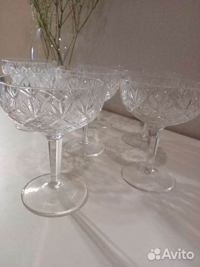 Хрустальные бокалы под шампанское, креманки