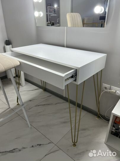 Мебель для бровиста визажиста