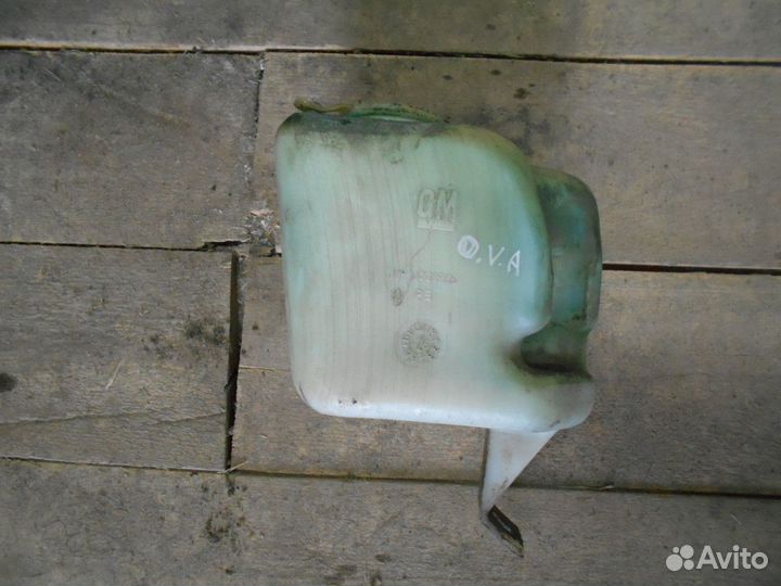 Бачок омывателя Opel Vectra A