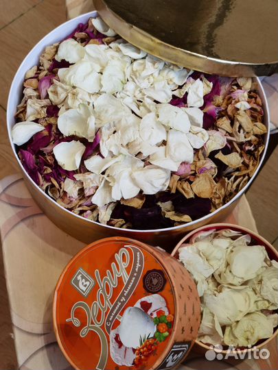 Лепестки роз сушеные