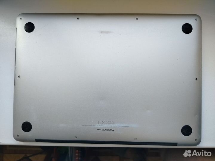 Macbook pro 13 2015 i5 / 8 RAM / 512GB