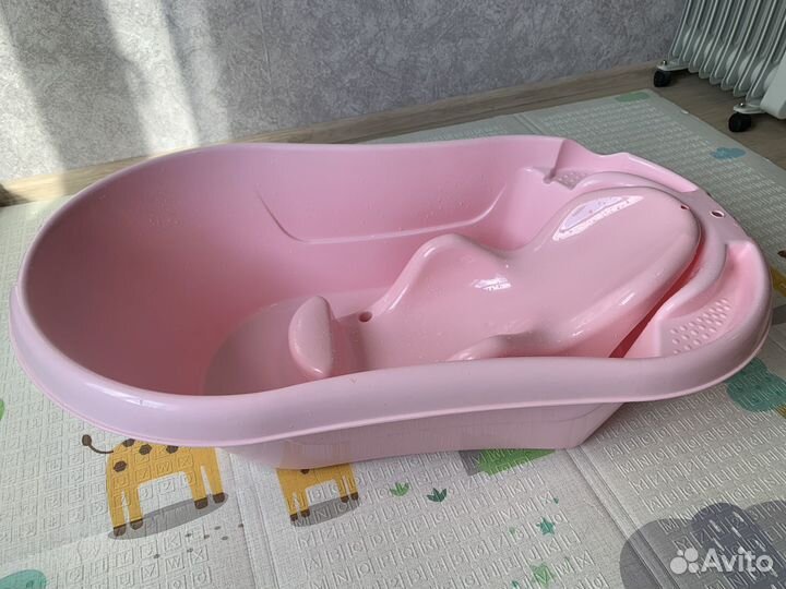 Ванночка для купания новорожденного с горкой