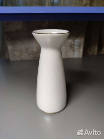 Ваза из фарфора