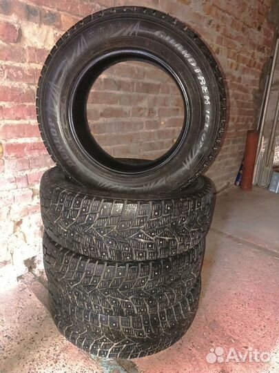 Dunlop Grandtrek Ice 02 235/65 R17