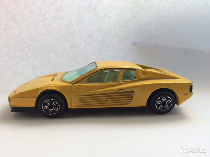 Ferrari Testarossa Bburago 1/43 (Made in Italy )