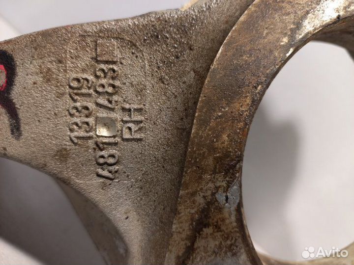 Кулак (цапфа) передний правый Chevrolet Cruze