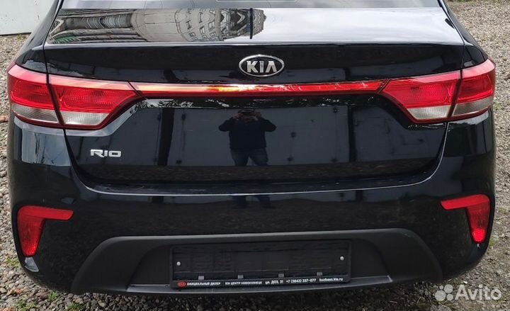 Бампер задний в цвет Kia Rio 4 2017-2020 05