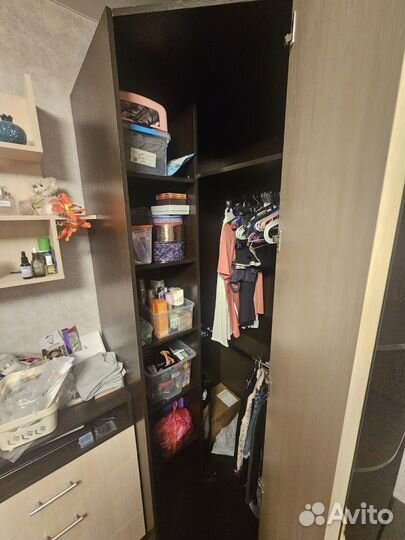 Угловой шкаф