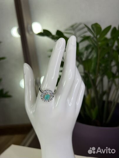 Ренулируемое кольцо с камнем