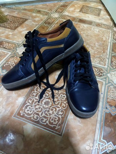 На доставке.Туфли Новые кожа р38-39