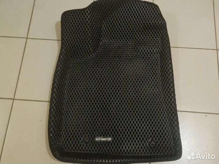 Продаю автомобильные коврики