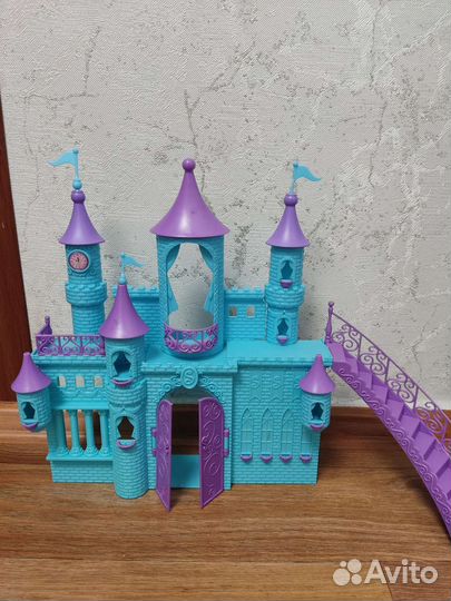 Замок для кукол