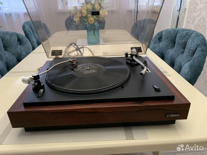 Yamaha YP-700, проигрыватель пластинок