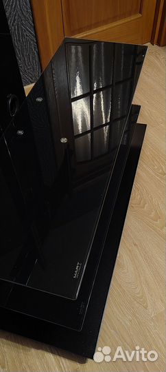 Стеклянная тумба под тв