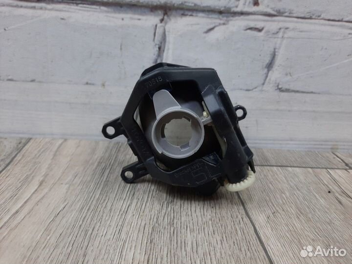 Птф передняя правая RAV 4 Рав 4 LC200