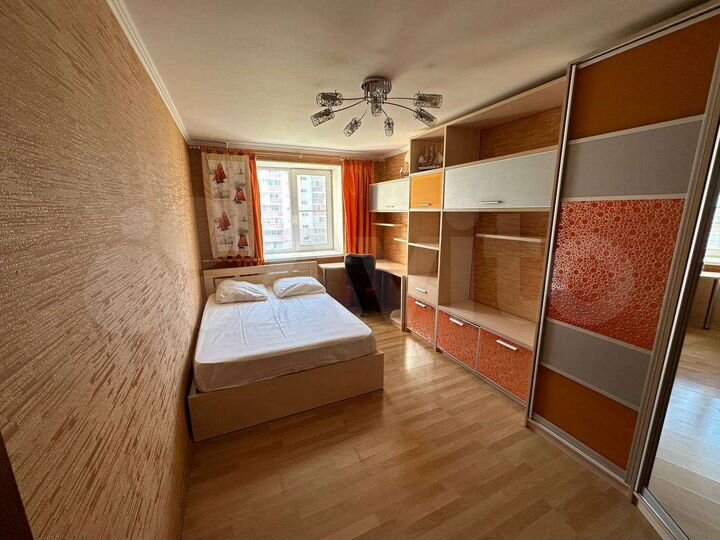 2-к. квартира, 60 м², 4/10 эт.