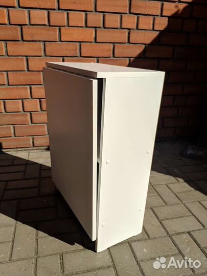 Стол маникюрный складной с полкой