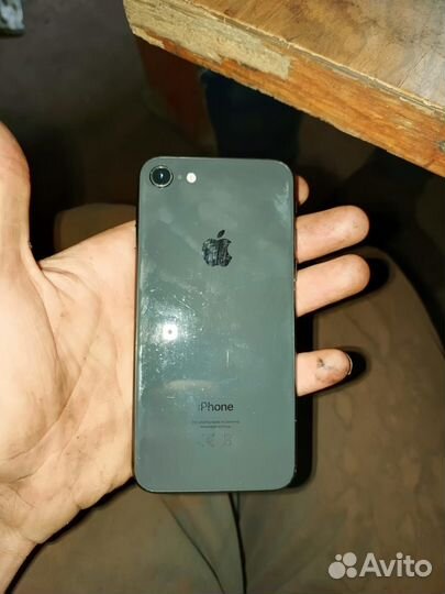 Телефон iPhone 8 64 gb