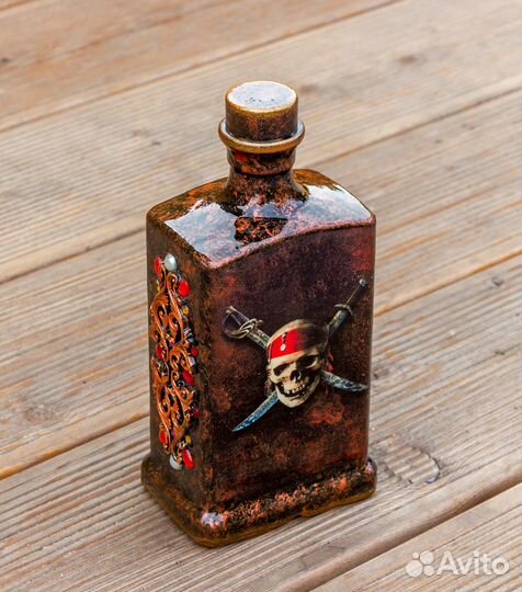 Бутылка. Подарок. Капитан Джек Воробей