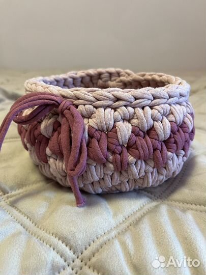 Вязаная корзинка для хранения