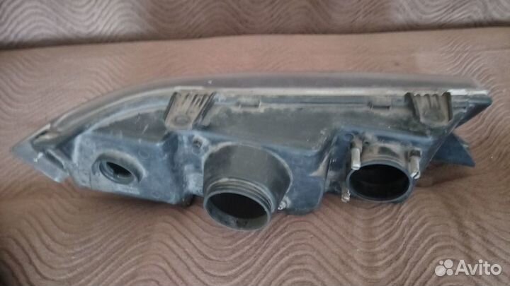 Стекло и корпус на фару ваз 2110