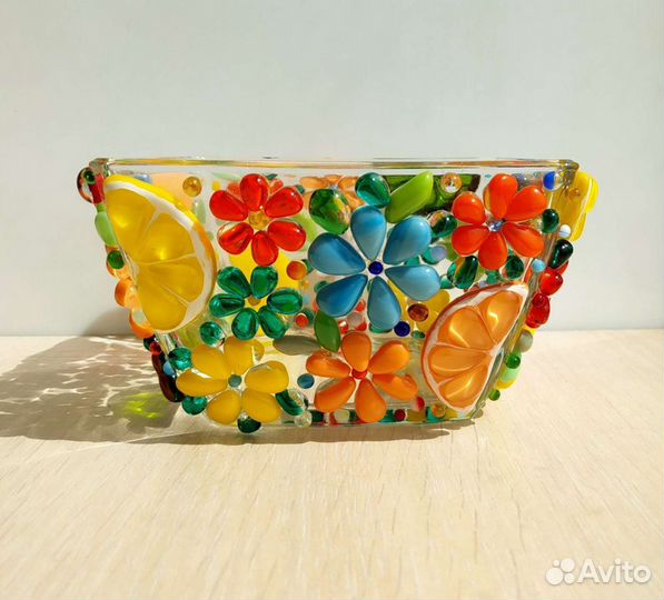 Конфетница стеклянная с декором