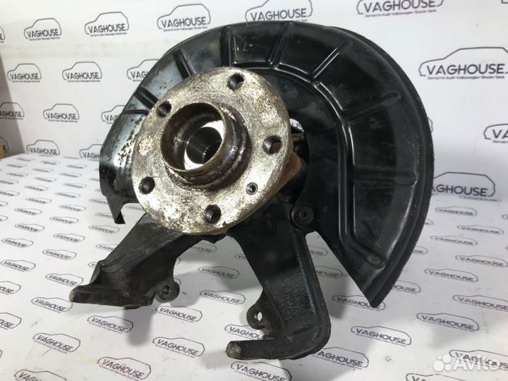 Кулак поворотный передний левый Audi Audi A3