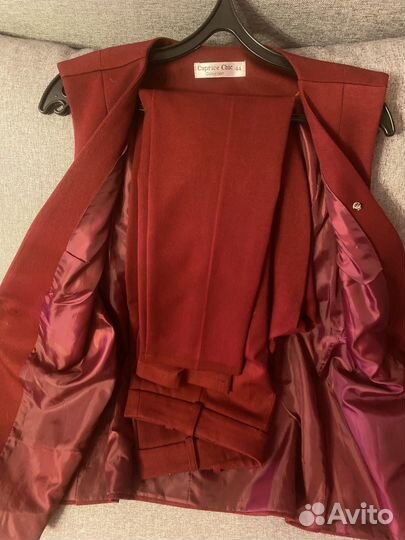 Брючный костюм бордо