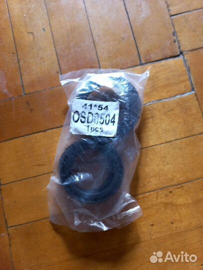 Пыльники и сальники передней вилки honda cb 400 sf