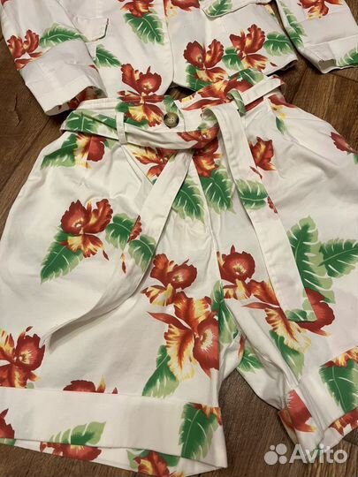 Костюм пилжак и шорты женский Италия 42-44