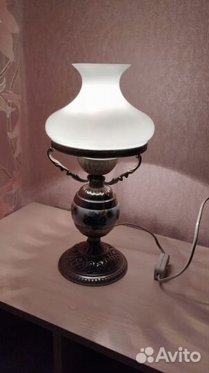 Винтажная настольная лампа