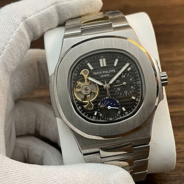 Часы Patek Philippe Nautilus 5712 мужские