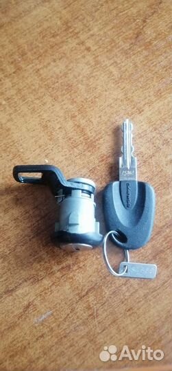 Личина замка двери с ключём