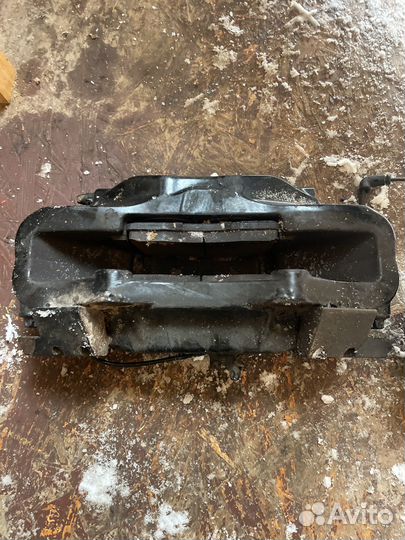 Комплект суппортов передних range rover l322